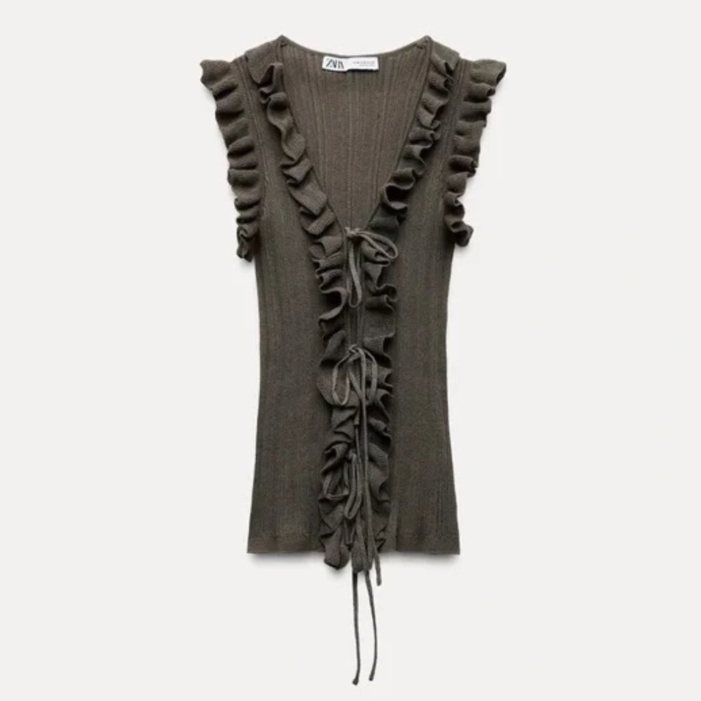 LIKE NEW Zara Ruffled Ribbed Knit Top Black